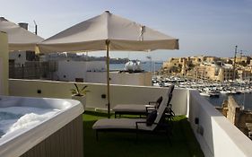 Birgu Lodge with Jacuzzi 1